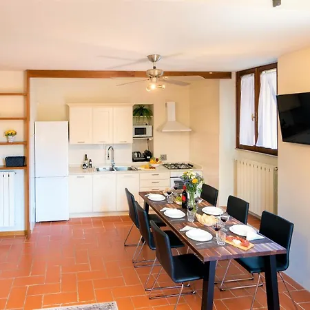 The Walkable Volterra Rooftop Suite * Volterra
