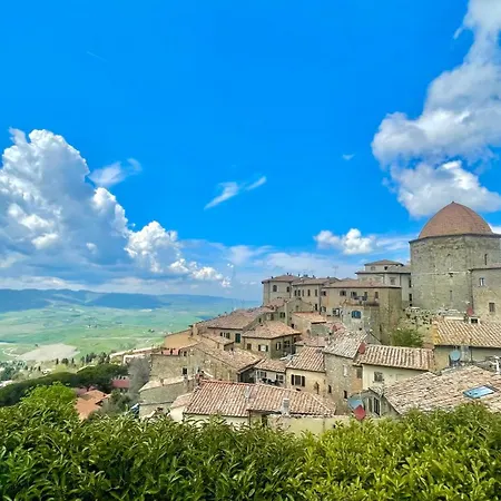 The Walkable Volterra Rooftop Suite * Volterra